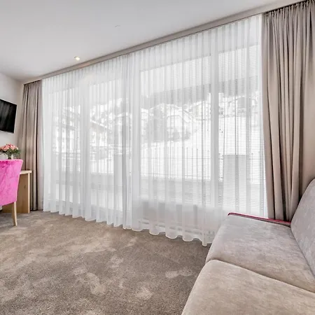 Garni Christine Hotel 4*